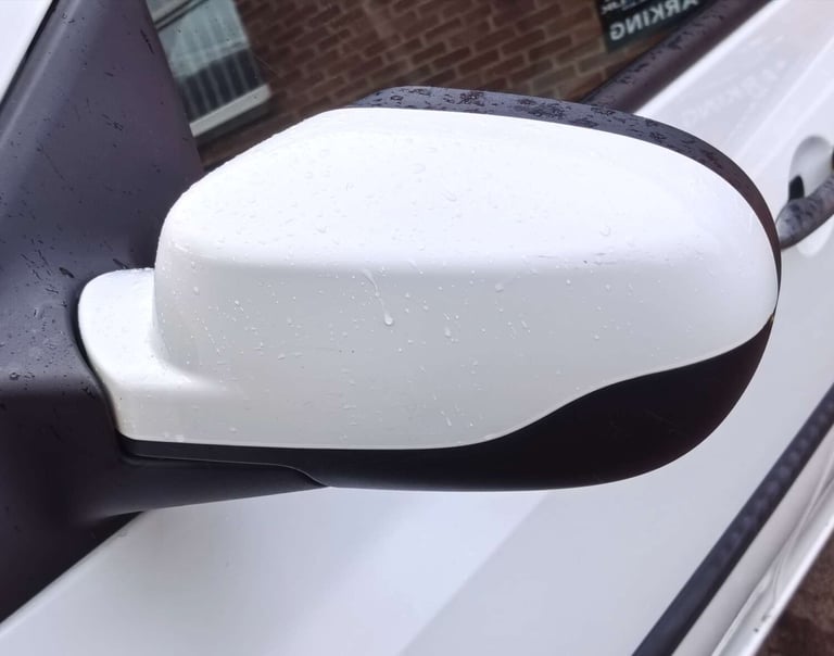 2009 Renault Clio 1.1 Clio Expression 16v 5dr Hatchback Petrol Manual