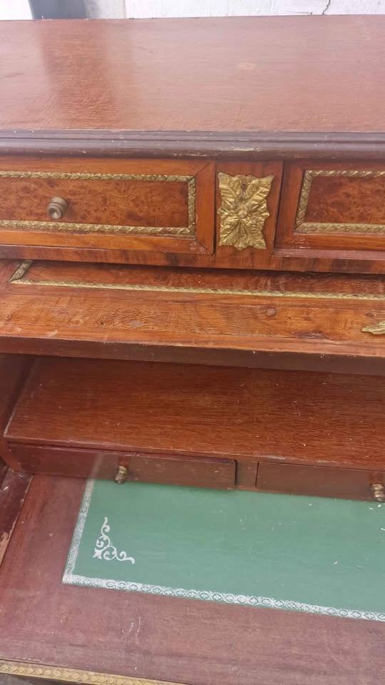 Victorian vintage dressing table antique brown with draws wood wooden gold golden metal details