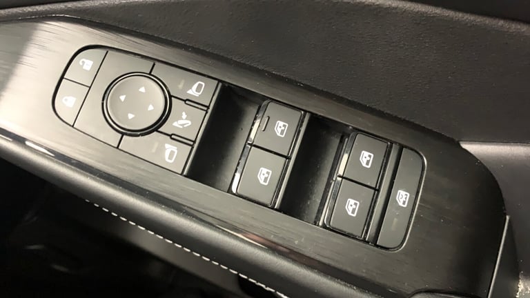 2023 Nissan Qashqai 1.3 DIG-T MHEV N-Connecta SUV 5dr Petrol Hybrid XTRON Euro 6 (s/s) (158 ps) S...