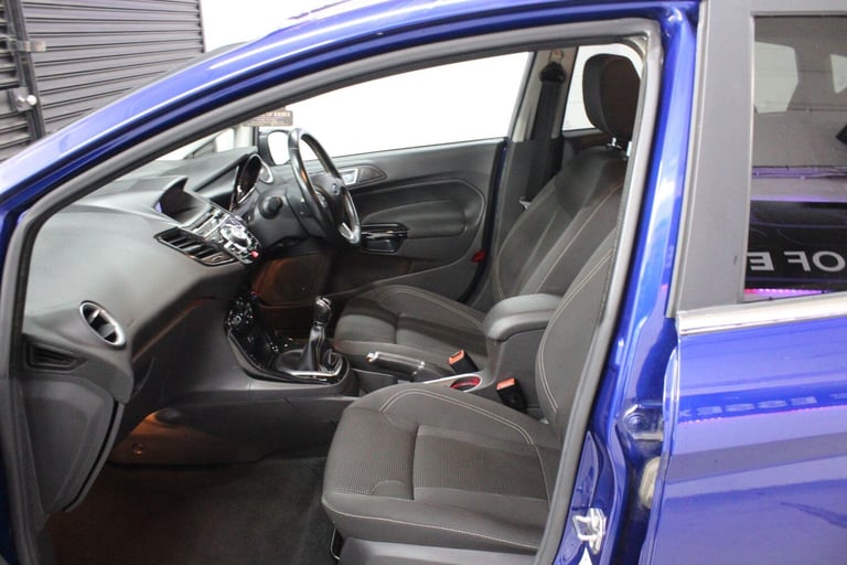 2017 Ford Fiesta 1.0T EcoBoost Titanium Euro 6 (s/s) 5dr HATCHBACK Petrol Manual