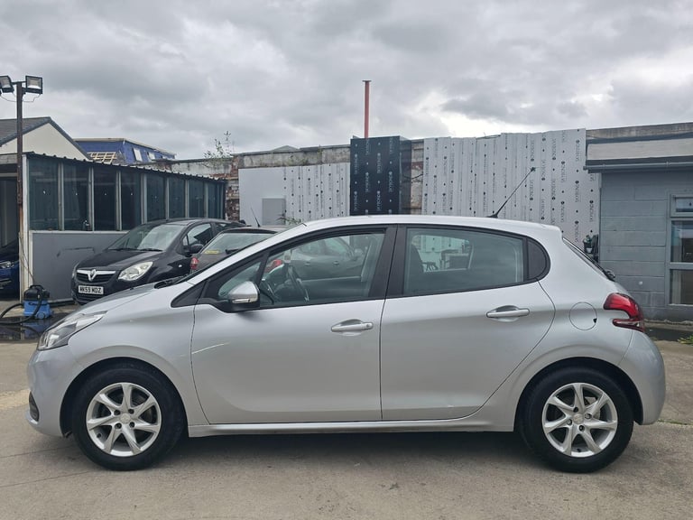 2017 Peugeot 208 1.2 PureTech Active Euro 6 5dr HATCHBACK Petrol Manual