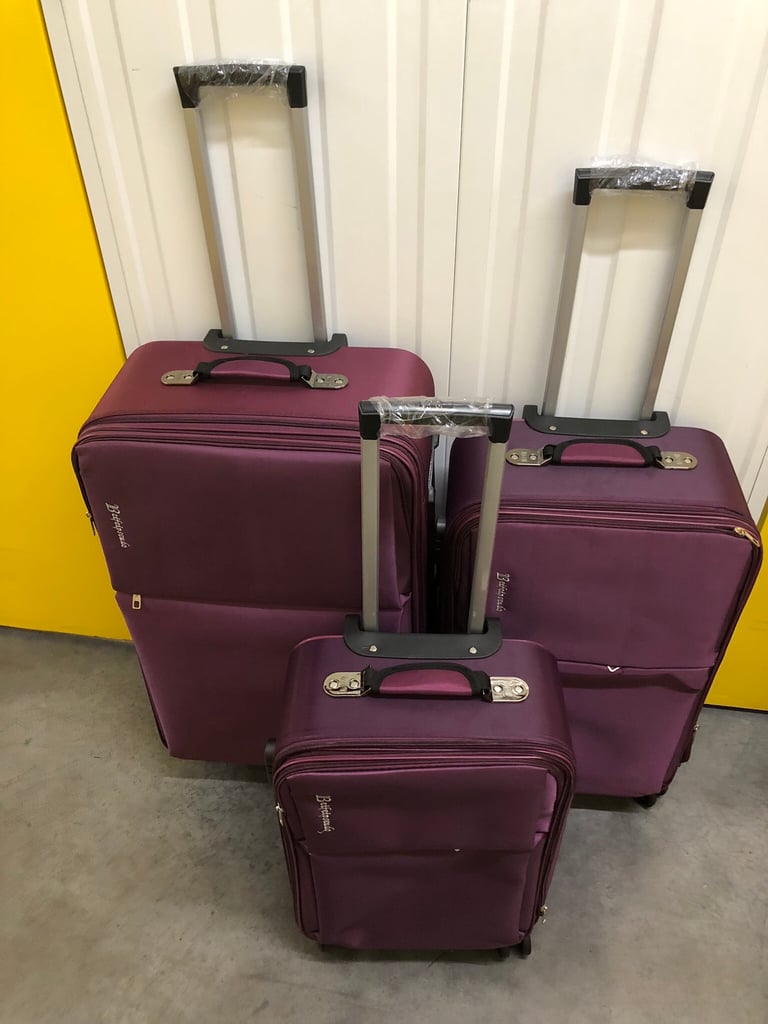 Suitcases choose size 
