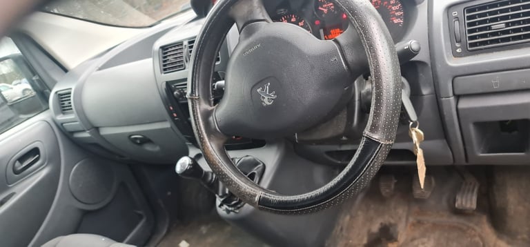 PEUGEOT EXPERT 1000KG 1.6 HDI 90 L1 H1 PROFESSIONAL VAN. VOSA Warranted miles 