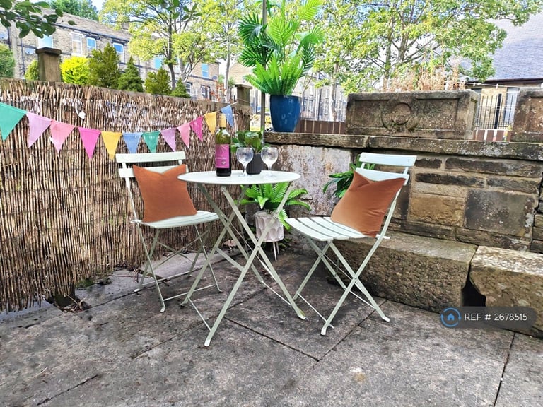 1 bedroom in Shay Lane, Halifax, HX2 (#2678515)