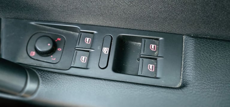 Volkswagen, PASSAT, Estate, 2013, Manual, 1968 (cc), 5 doors
