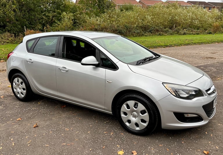 2014 Vauxhall Astra 1.3 Diesel Mot October 2026 Full Service History £20 Road Tax 