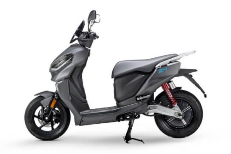 NEW MGB Lifan E4 3kW Electric Scooter A1 Licence Learner Legal 125cc equivale...