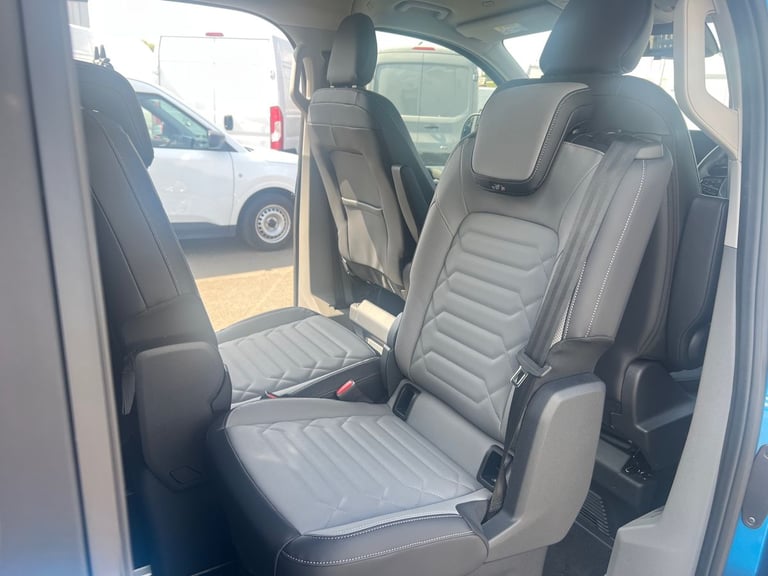 2025 Ford Tourneo Custom E-Tourneo Custom Titanium X Bus M1 340 L1 65kWh 160kw 218 RWD 1 Speed Au...