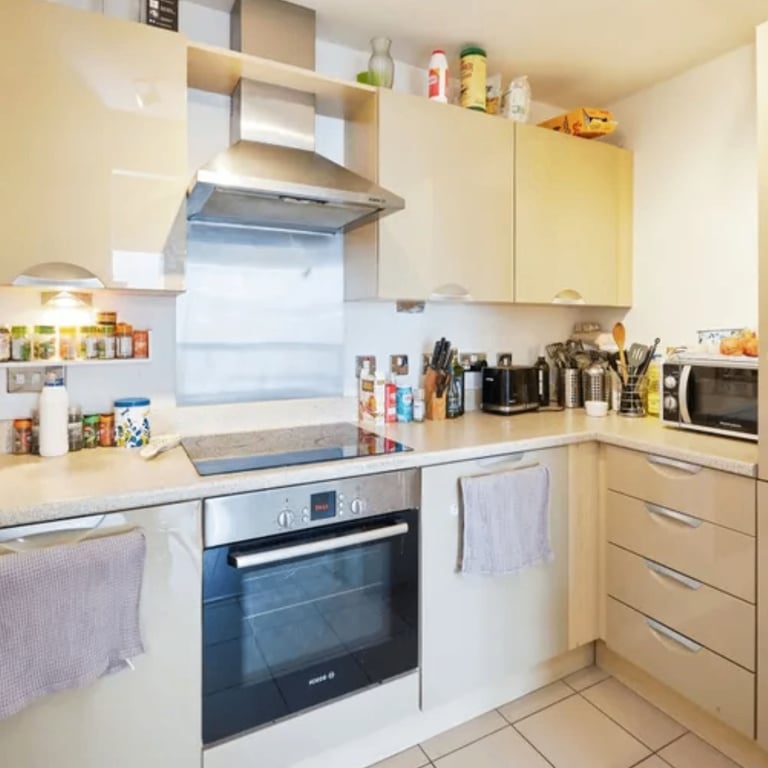 Emergency Accommodation in B23 6NT, rooms available! Benefits like Universal Credit accepted