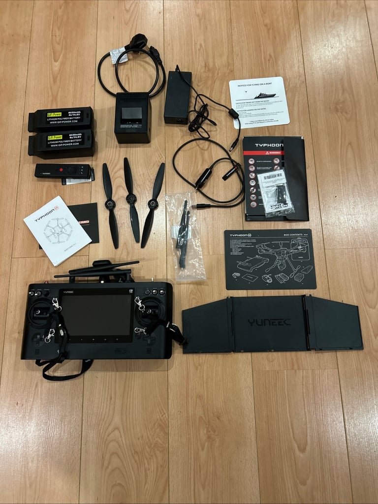 Yuneec Typhoon H Professional Drone- Cinematic 4k -Excellent Condition 