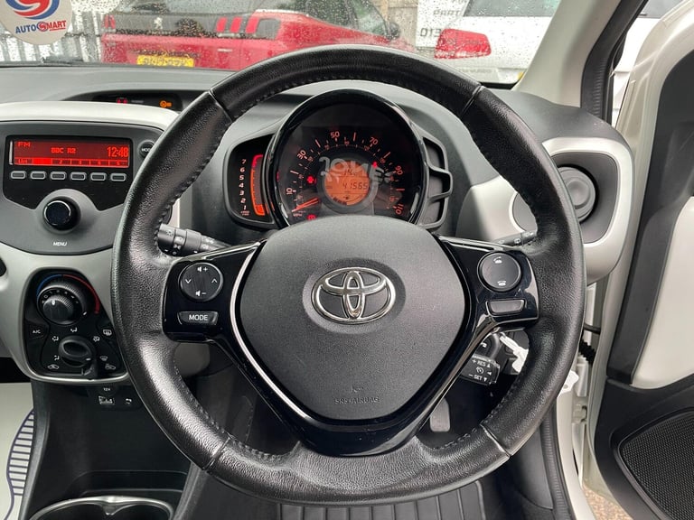  Toyota AYGO 1.0 VVT-i x-play Euro 5 5dr Euro 5 Petrol Manual