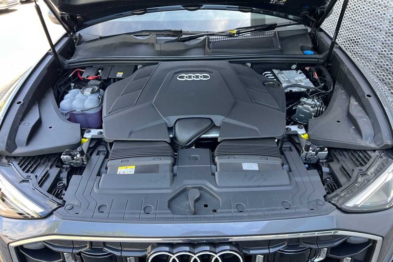 2025 Audi Q8 55 TFSI Quattro S Line 5dr Tiptronic SUV Petrol Automatic