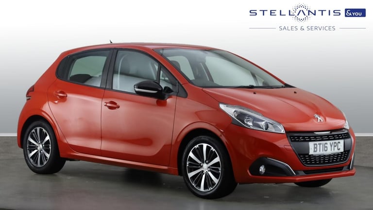 image for 2016 Peugeot 208 1.2 PureTech XS White Hatchback 5dr Petrol Manual Euro 6 (82 ps) Hatchback Petro...