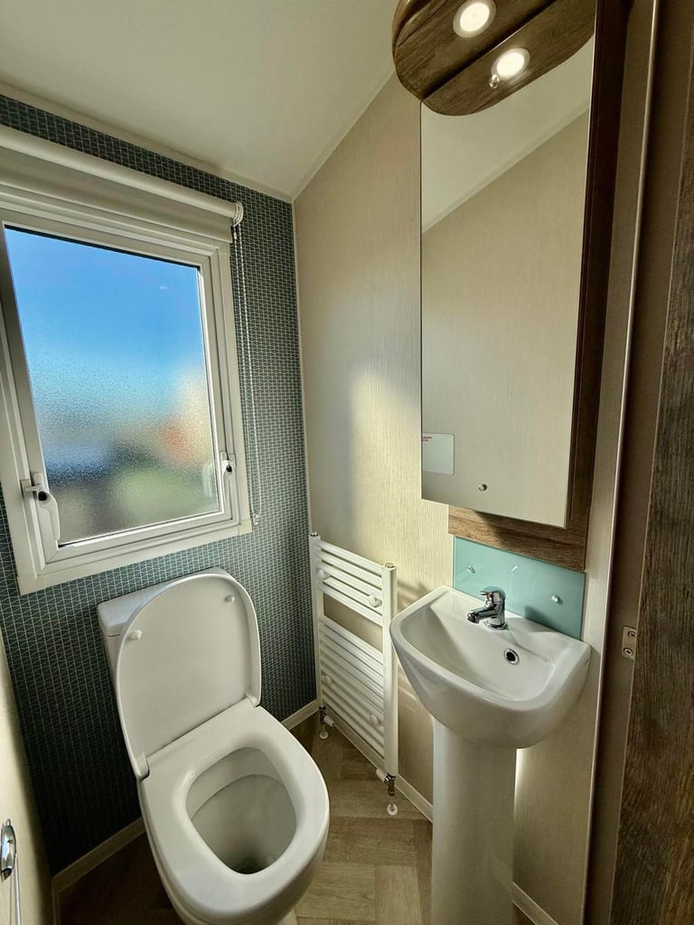 3 Bed Seaside South Coast Caravan FINANCE AVAILABLE CALL TOM [Phone number removed]