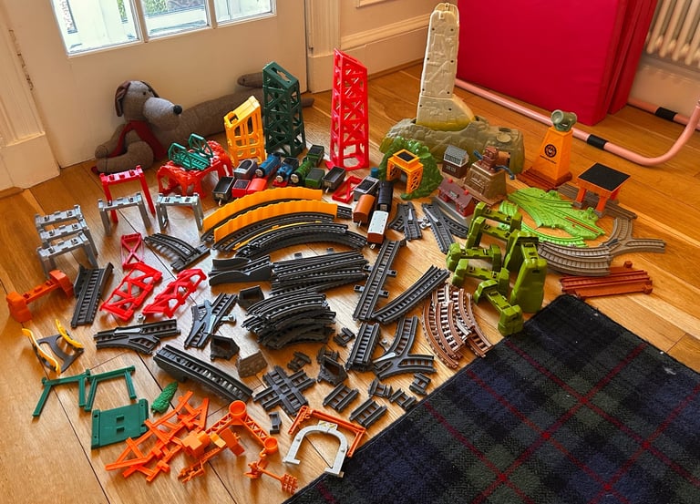 image for Thomas the tank engine joblot of trains, track and extension pieces 