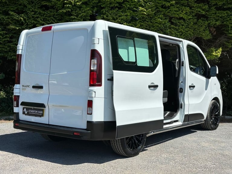 2018 Renault Trafic 1.6 dCi 27 Sport Nav Crew Van Double Cab 6dr Diesel Manual SWB Euro 6 (120  C...