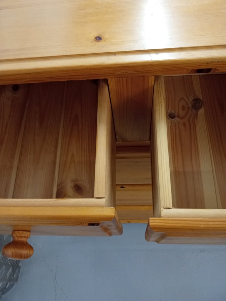 SOLID PINE CHEST OF DRAWERS 