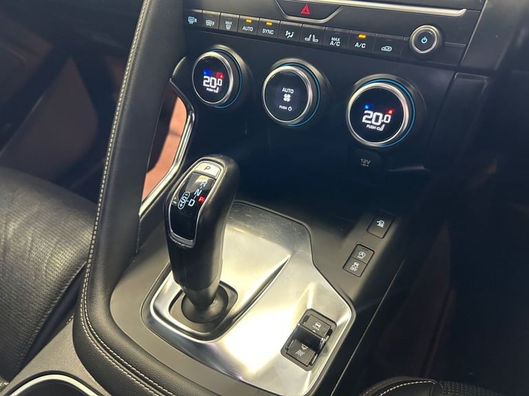 2019 Jaguar E-Pace 2.0 D150 R-Dynamic S SUV 5dr Diesel Auto AWD Euro 6 (s/s) (150 ps) ESTATE Dies...