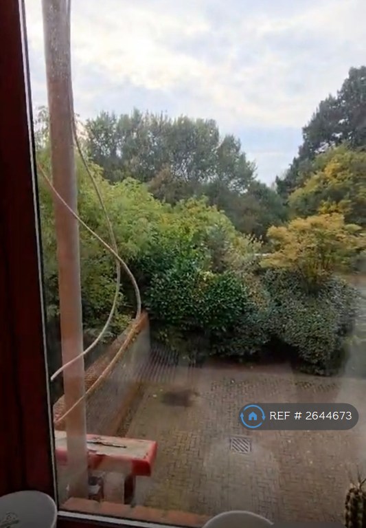 3 bedroom flat in Bywater Place, London, SE16 (3 bed) (#2644673)