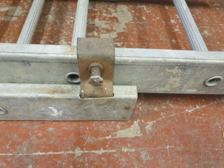 Aluminium double ladder 