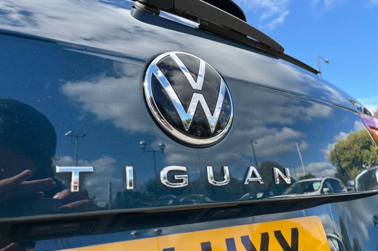 2021 Volkswagen Tiguan 2.0 TDI R-Line 5dr DSG ** Touch Screen Navigation - USB / Bluetooth Connec...