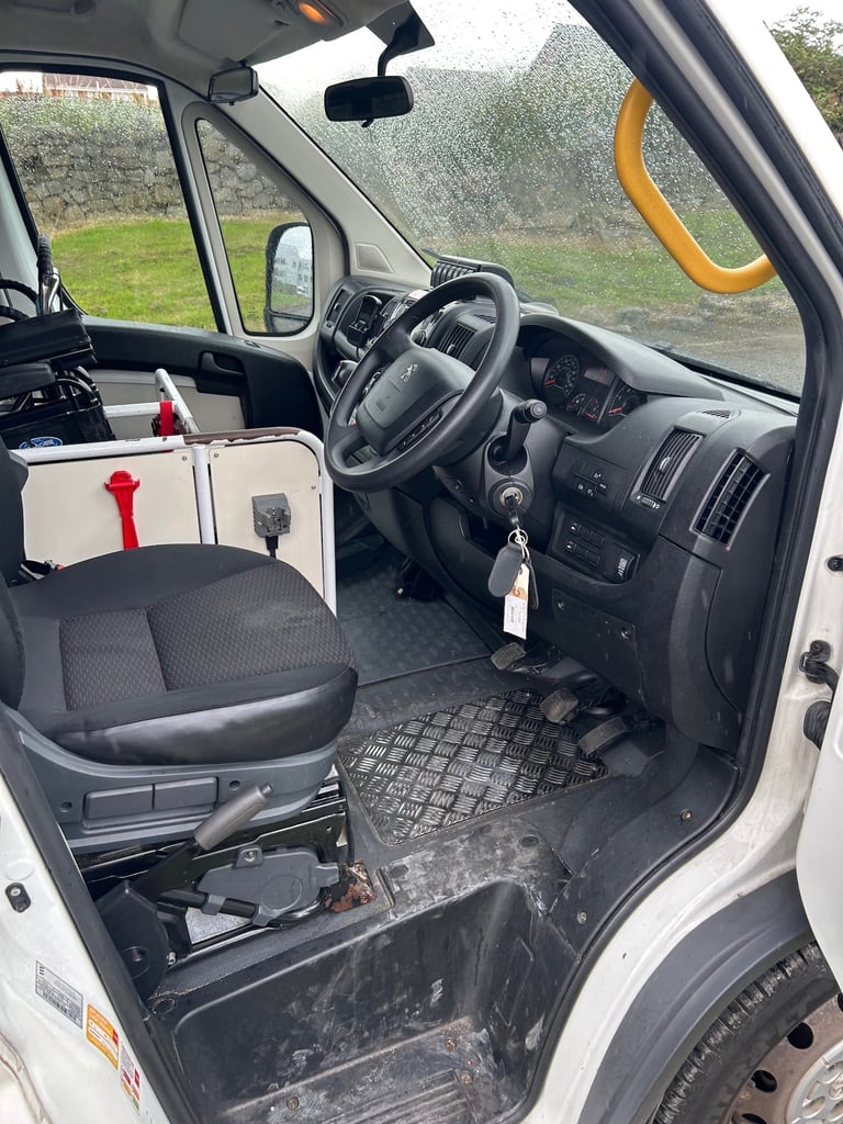 2017-17 reg Peugeot boxer 435 L3H2 blue hdi lwb 130bhp 