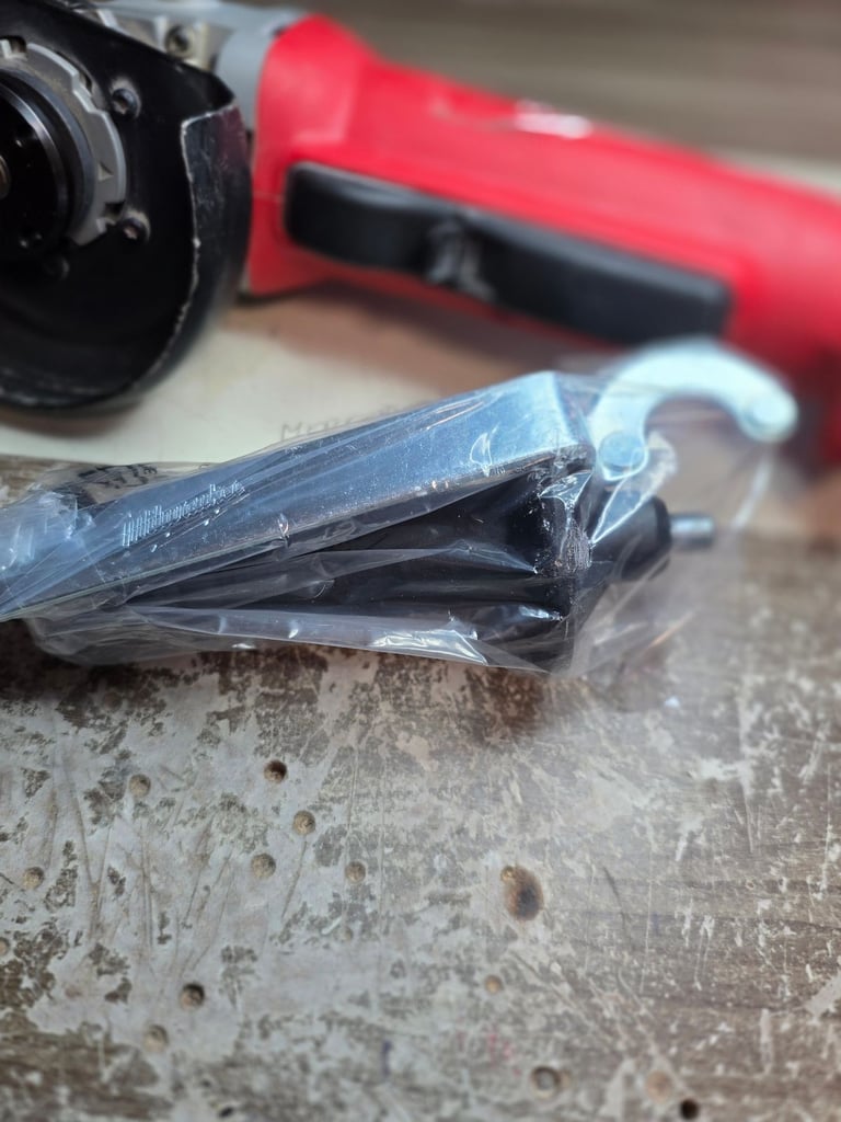 Milwaulkee 4 inch angle grinder body only