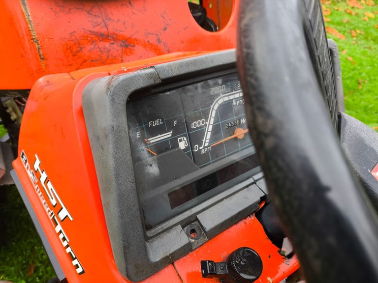 Kubota B1750 mini tractor 