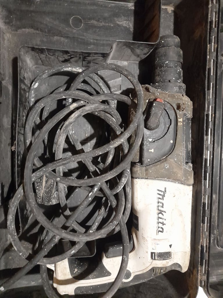 Makita rotary hammer drill 