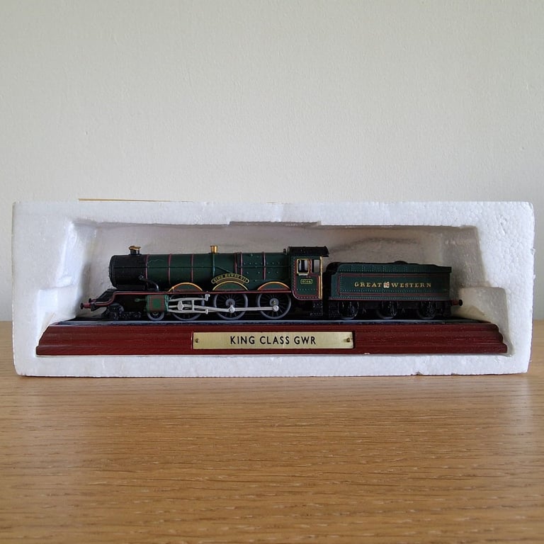 image for King Class GWR "King Henry VII" Locomotive Model
