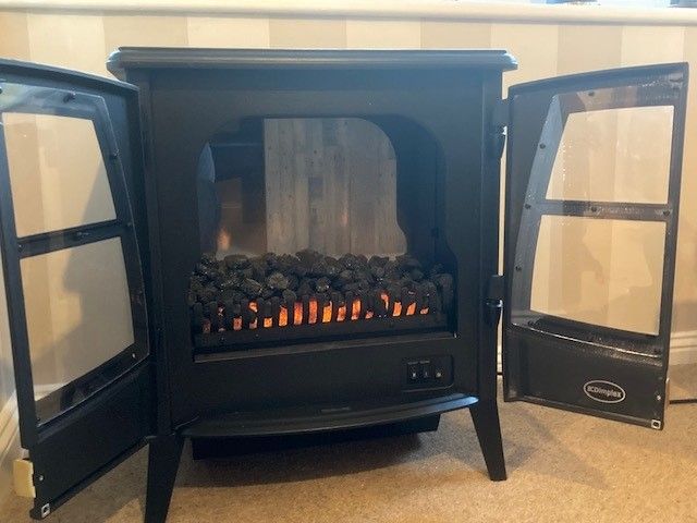 Dimplex Jazz electric stove - effect fire in black metal.