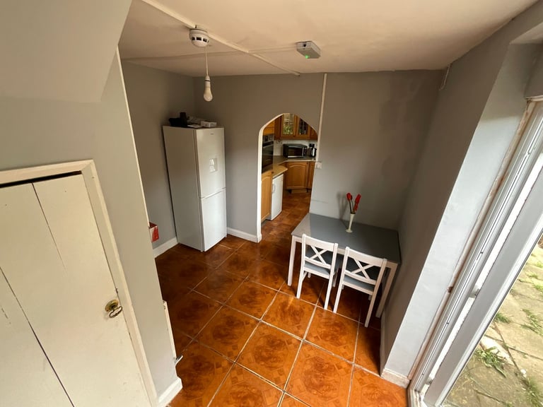 Double-Room to let in Harrold Hill Romford 