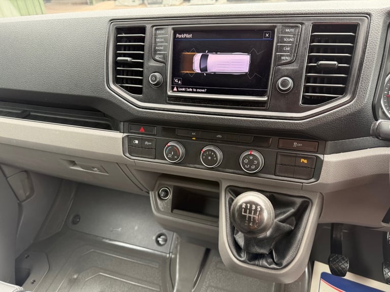 VOLKSWAGEN CRAFTER TRENDLINE 2.0TDI 140 MWB GREY EURO 6 ***VAT INCLUDED***