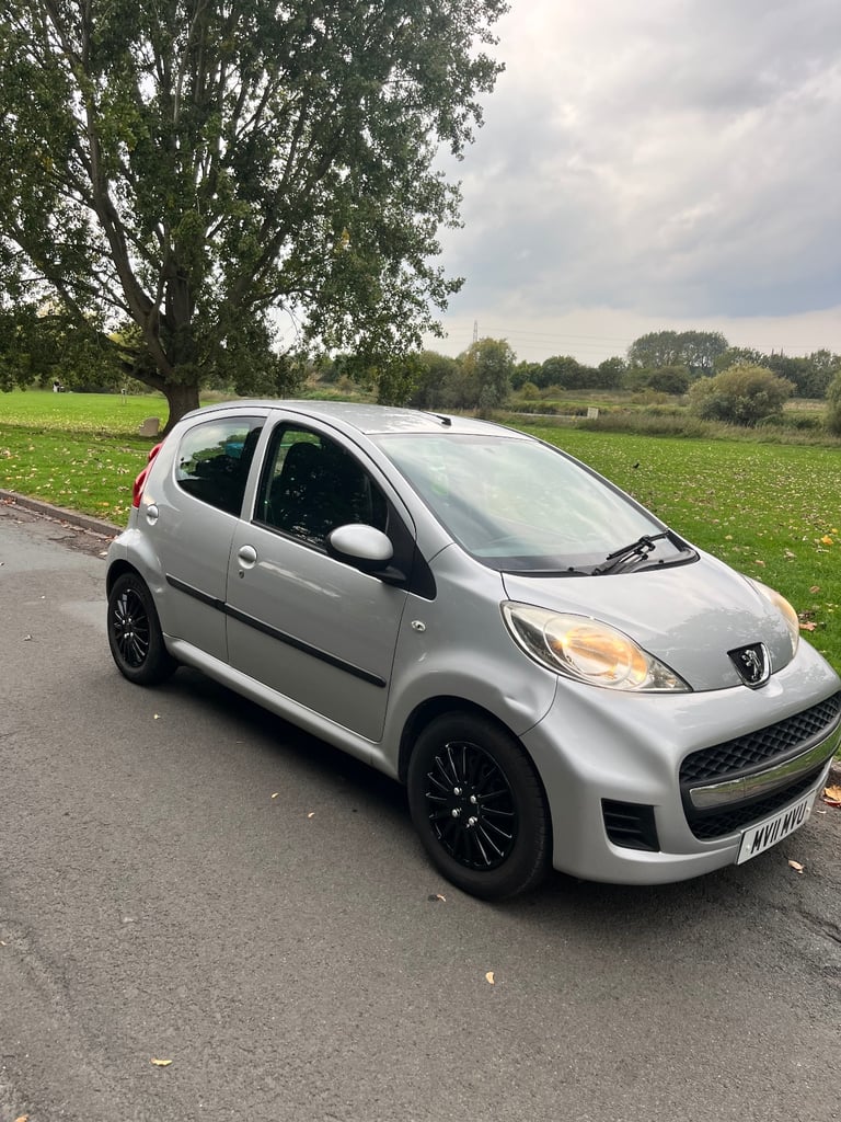 Peugeot, 107, Hatchback, 2011, Manual, 998 (cc), 5 doors