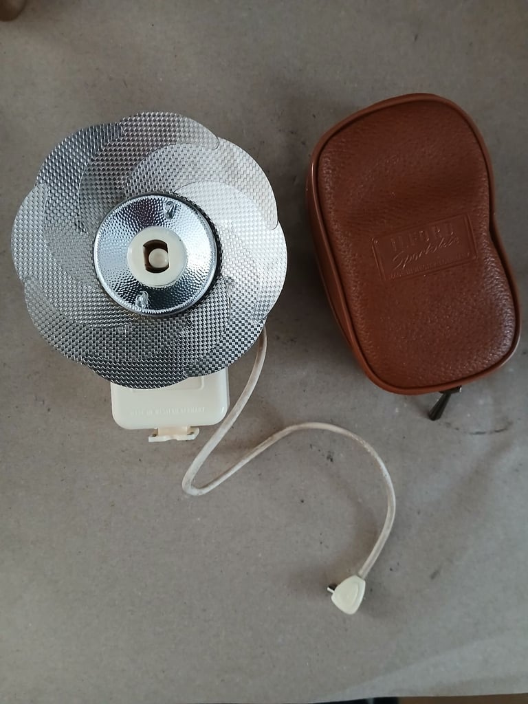 image for Ilford Sportslite Flashgun Camera Flash Vintage with Zipped Case