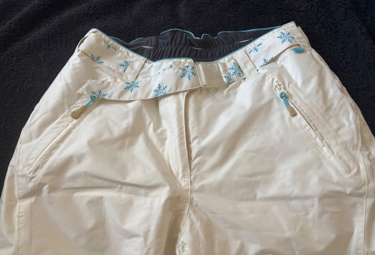 NEW Ladies size medium Tchibo polar dreams quality ivory ski pants with emergency Recco reflectors.