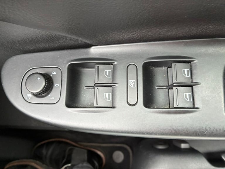 2009 09 VOLKSWAGEN PASSAT 2.0 TDI HIGHLINE SALOON 4DR DIESEL MANUAL EURO 5 (140 