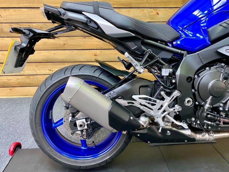 AWESOME 2017 YAMAHA MT-10, ONLY 13717 MILES, FSH 