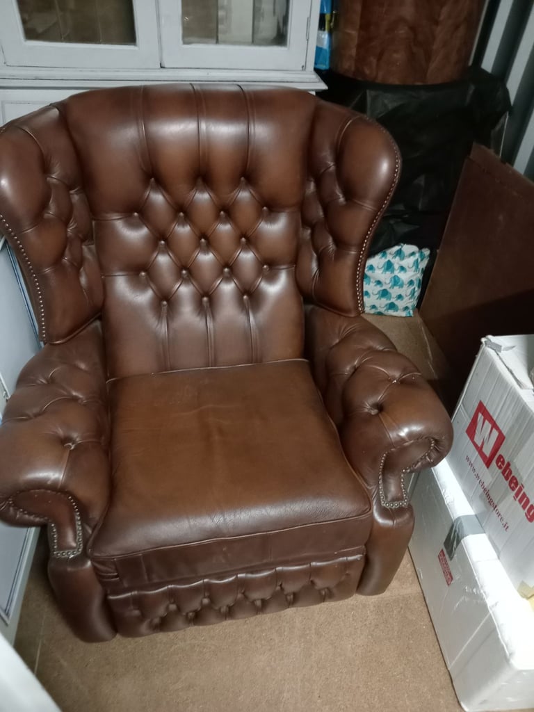 Brown Leather Chesterfield recliner