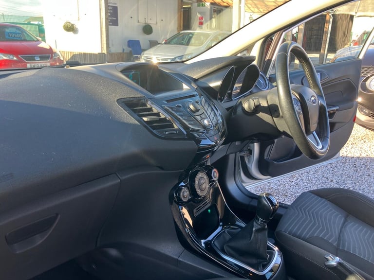 2014 Ford Fiesta 1.25 82 Zetec 5dr HATCHBACK PETROL Manual