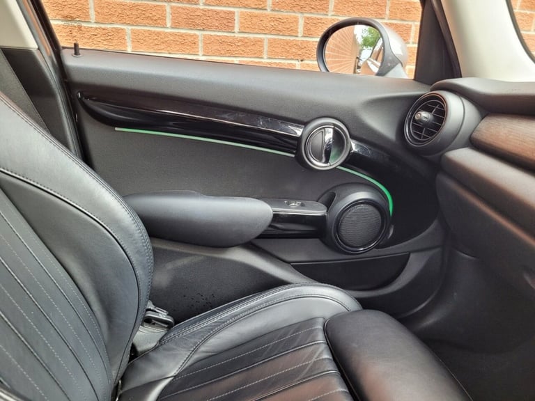 2017 MINI Hatch 1.5 Cooper Seven 5dr HATCHBACK PETROL Manual