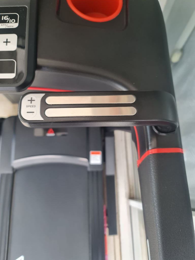 Reebok jet 100 professional treadmill in excellent condition 