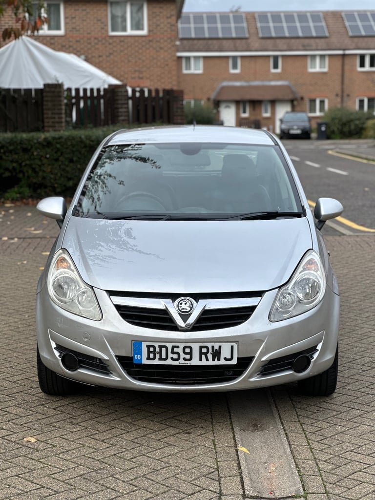 2010 Vauxhall Corsa Design Automatic 1.4L Petrol 67K Miles Full Service History 1YR NEW MOT  1 OWNER