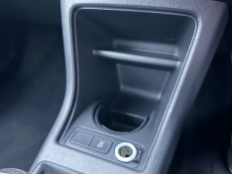 2015 Volkswagen up! 1.0 Move Up 3dr HATCHBACK Petrol Manual