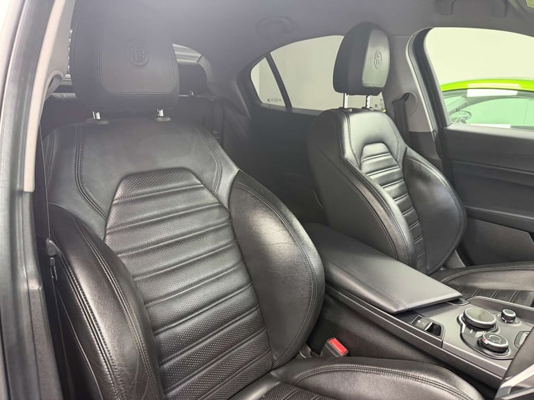 2017 Alfa Romeo Giulia 2.2 JTDM-2 180 Speciale 4dr Auto SALOON DIESEL Automatic