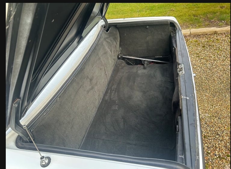 1988 Mercedes-Benz S Class 300 SL 2dr Auto CONVERTIBLE Petrol Automatic