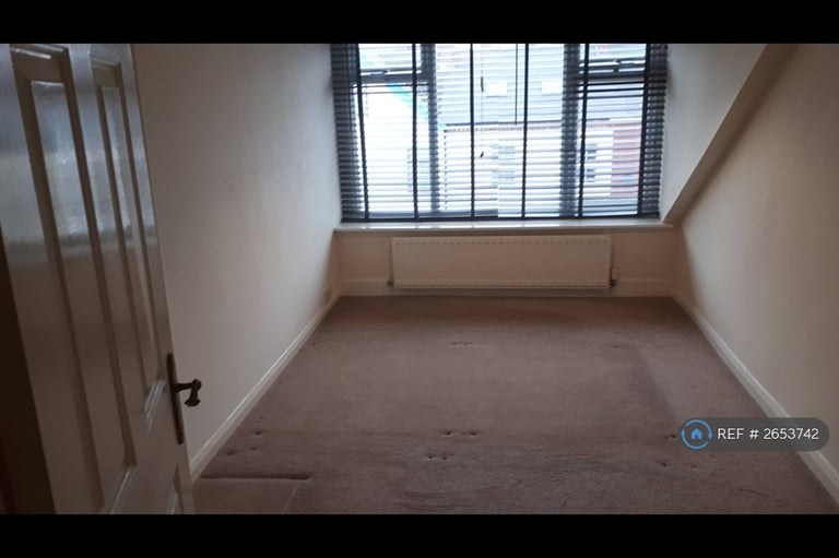 1 bedroom flat in Emerald Street, Saltburn-By-The-Sea, TS12 (1 bed) (#2653742)