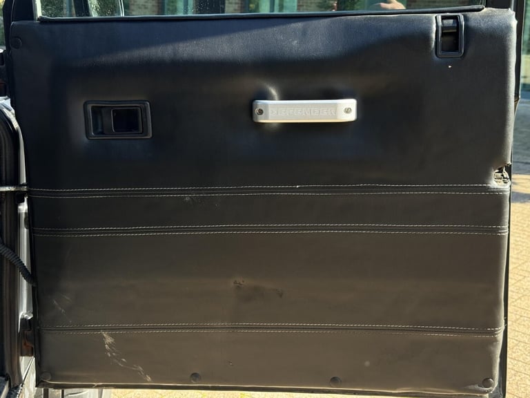 2010 Land Rover Defender 90 2.4 TDCi Hard Top SUV 3dr Diesel Manual 4WD SWB Euro 4 (122 bhp) SUV ...