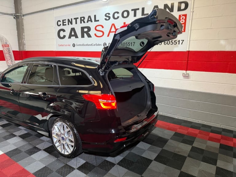 2017 Ford Focus 1.0T EcoBoost ST-Line Euro 6 (s/s) 5dr ESTATE Petrol Manual