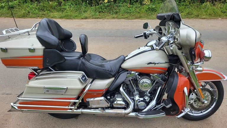 2010 10 HARLEY DAVIDSON FLHTCUSE 4 CVO ELECTRAGLIDE 1800 UC SE ELECTRA GLIDE